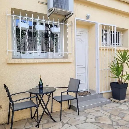 Simple Climatisée - Proche Tram&centre Maison d'hôtes *