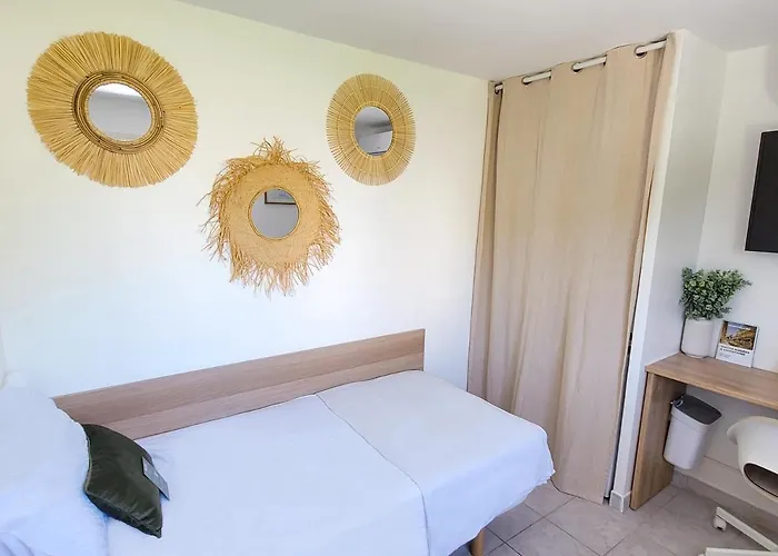 Casa de hóspedes Simple Climatisee - Proche Tram & Centre