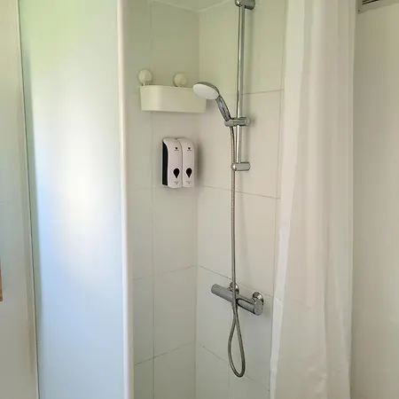Simple Climatisee - Proche Tram & Centre Guest house