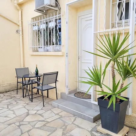 Simple Climatisee - Proche Tram & Centre Guest house